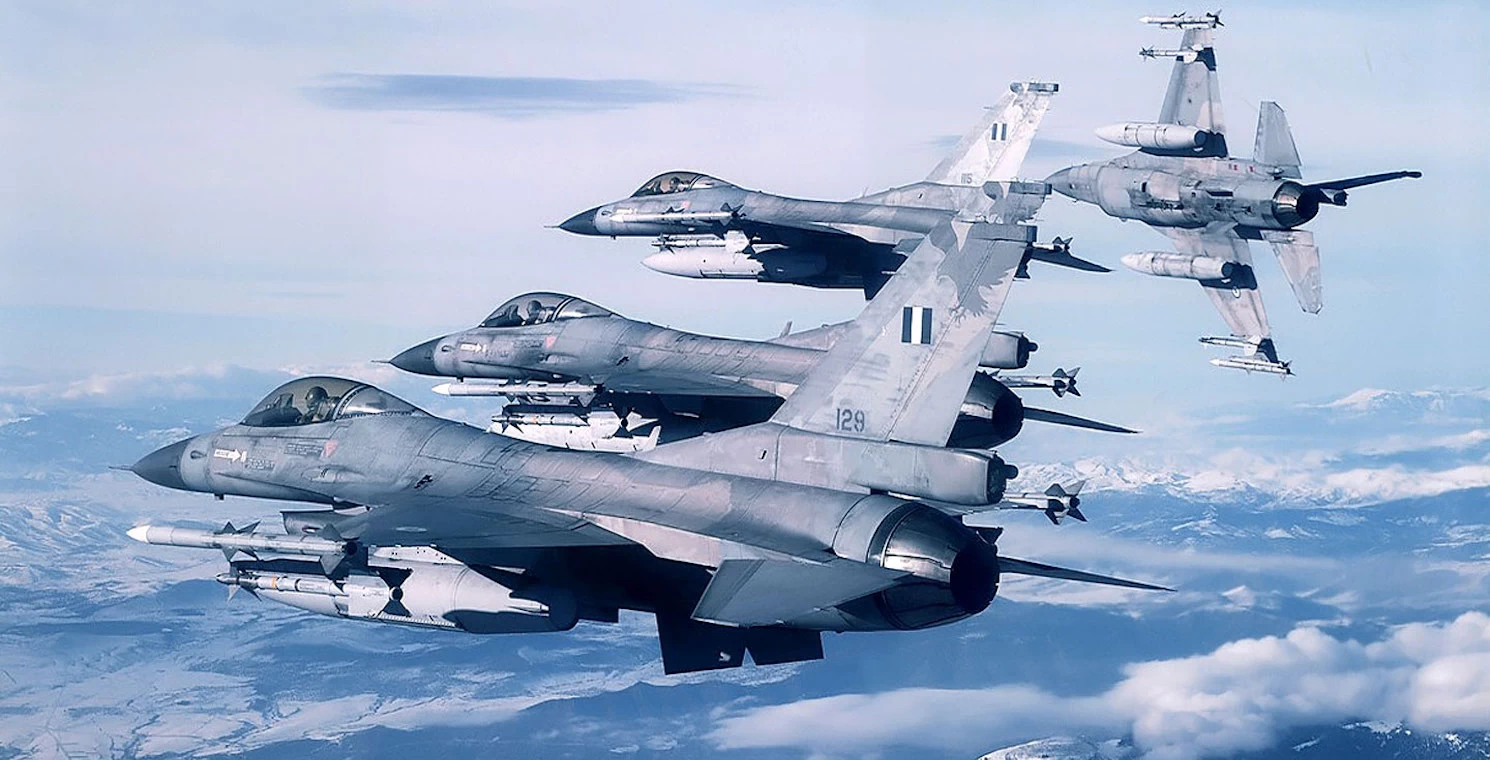 Ξεμύτισαν από το λαγούμι τους οι Τούρκοι: Αερομαχίες και παραβιάσεις από τουρκικά F-16 εν μέσω «Ηνίοχου 21»